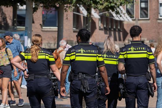 Centrum van Hardenberg met terrassen en bezoekers bij evenementen vandaag in de buurt