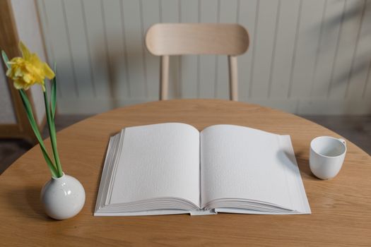 Waarom iedereen ineens zoekt op het narcis boek: dit is waar de hype vandaan komt